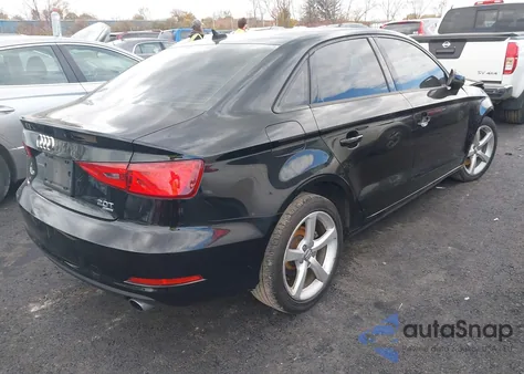 2015 Audi A3 2.0T Premium z USA, uszkodzony, nr VIN WAUBFGFFXF1063988